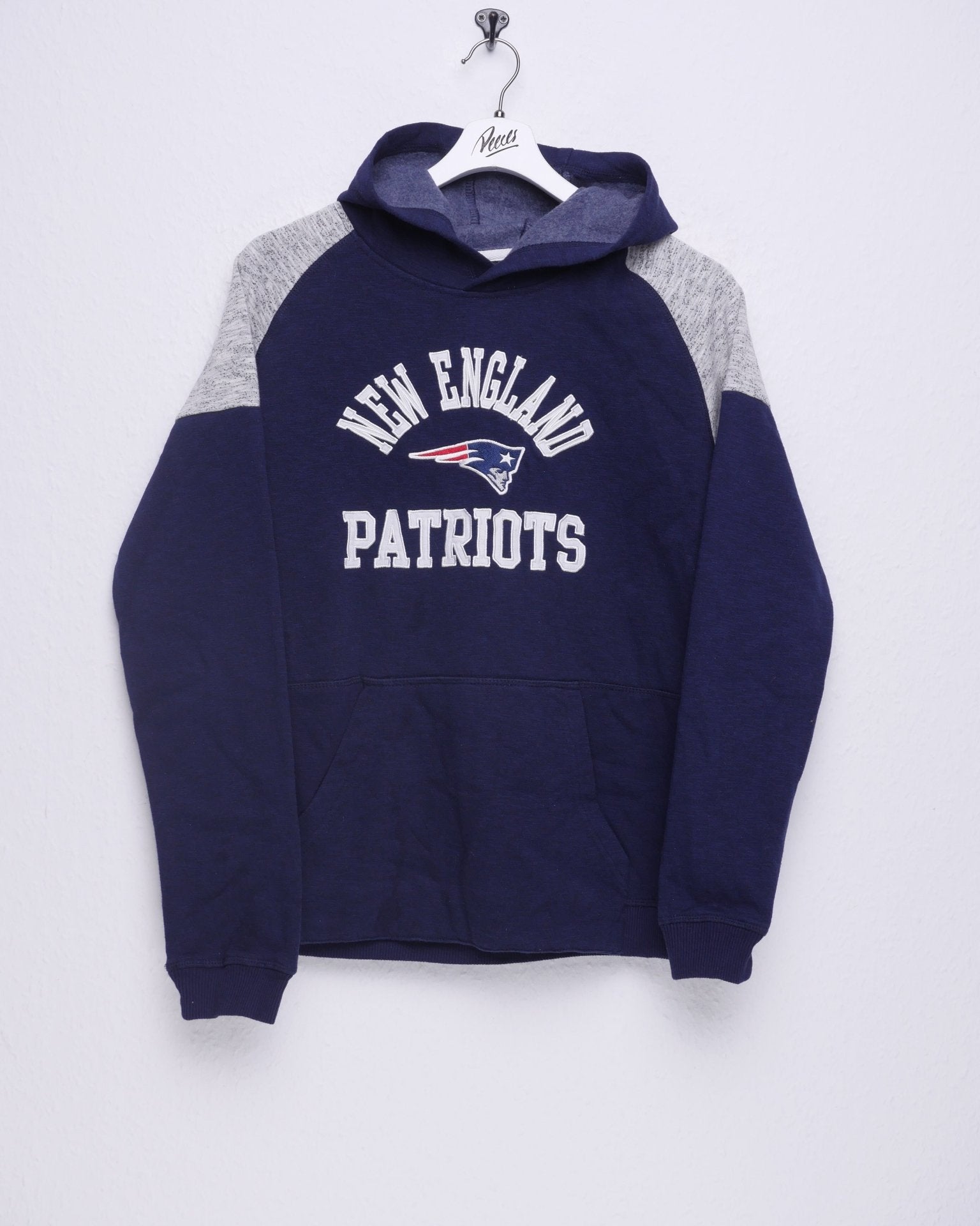 NFL embroidered 'New England Patriots' Spellout Vintage Hoodie - Peeces