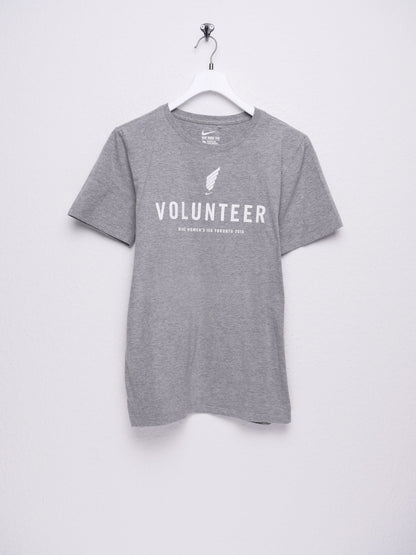 Nike printed Swoosh 'Volunteer' grey Shirt - Peeces