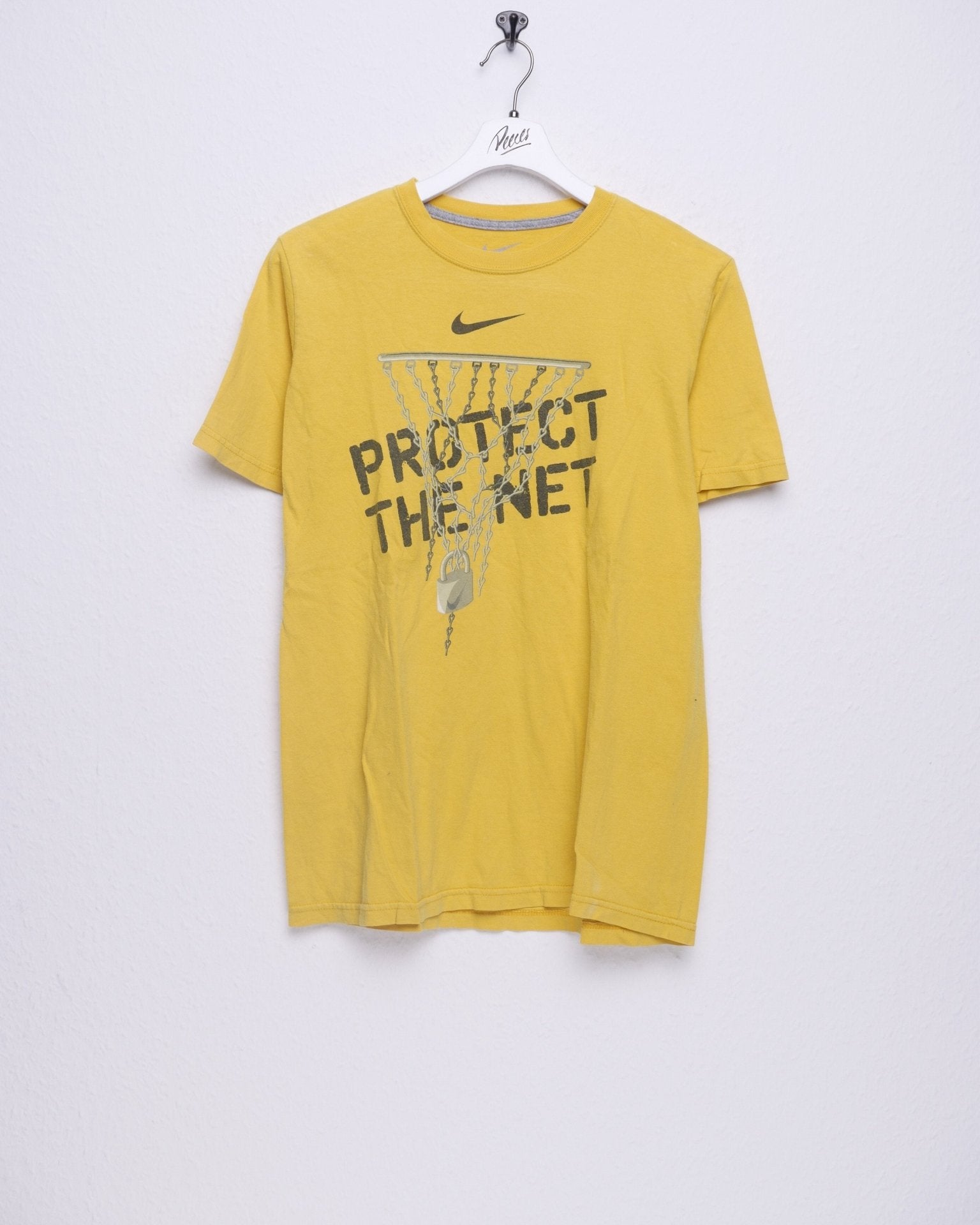 nike Protect the Net printed middle Swoosh Shirt - Peeces
