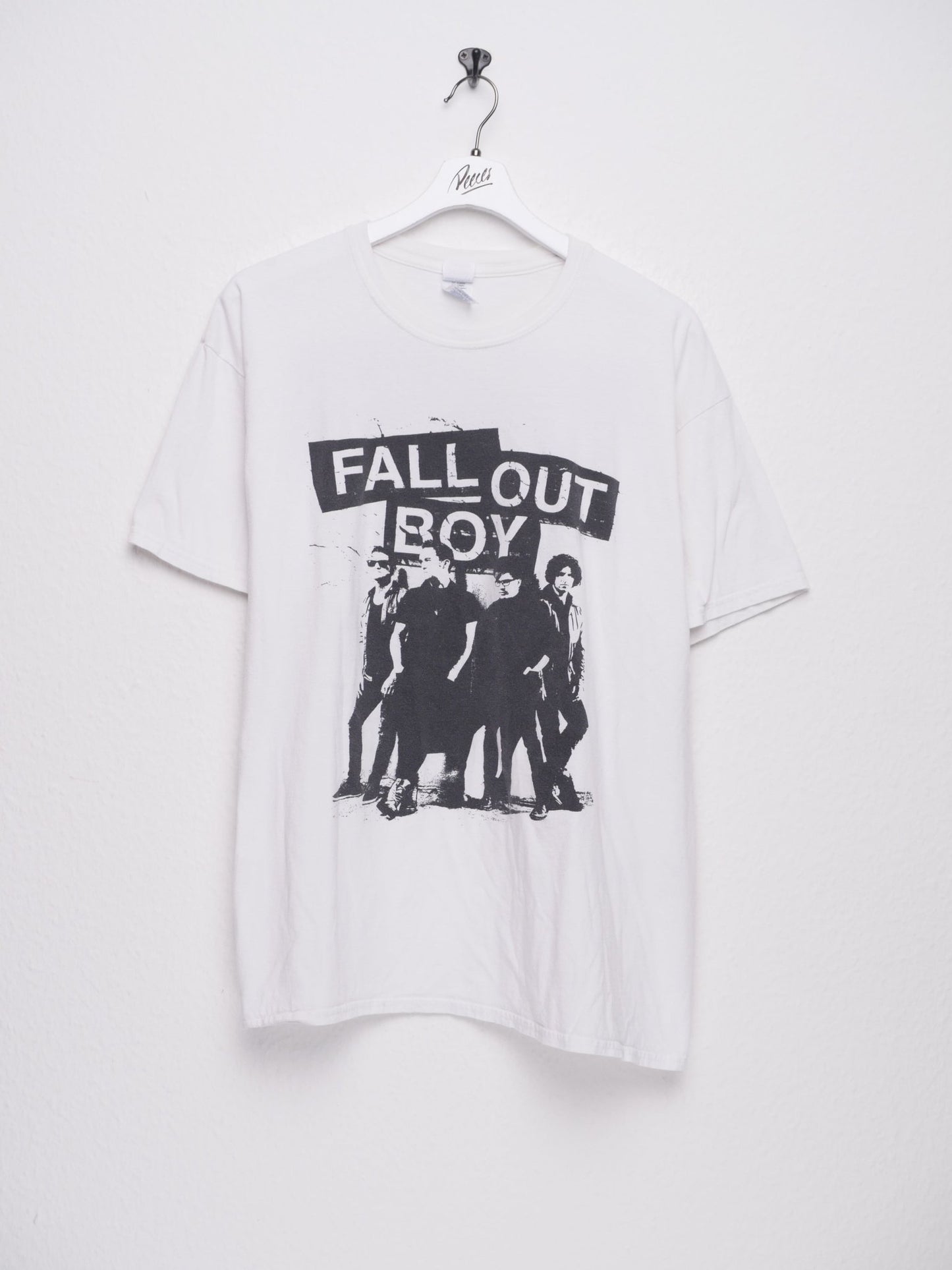 printed 'Fall out Boy' Graphic Vintage Shirt - Peeces