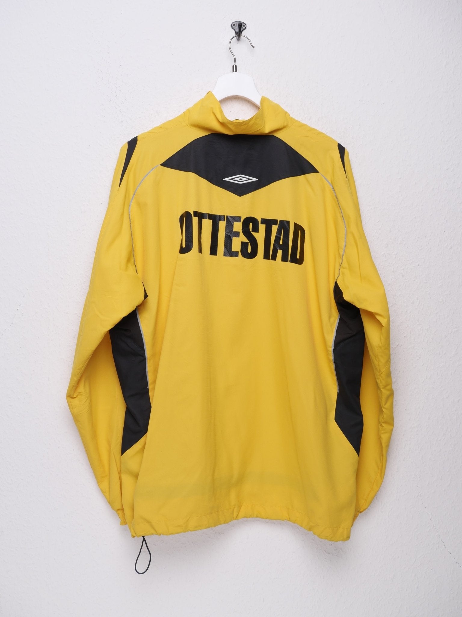 Umbro Ottostad Oil embroidered Logo yellow Track Jacket - Peeces
