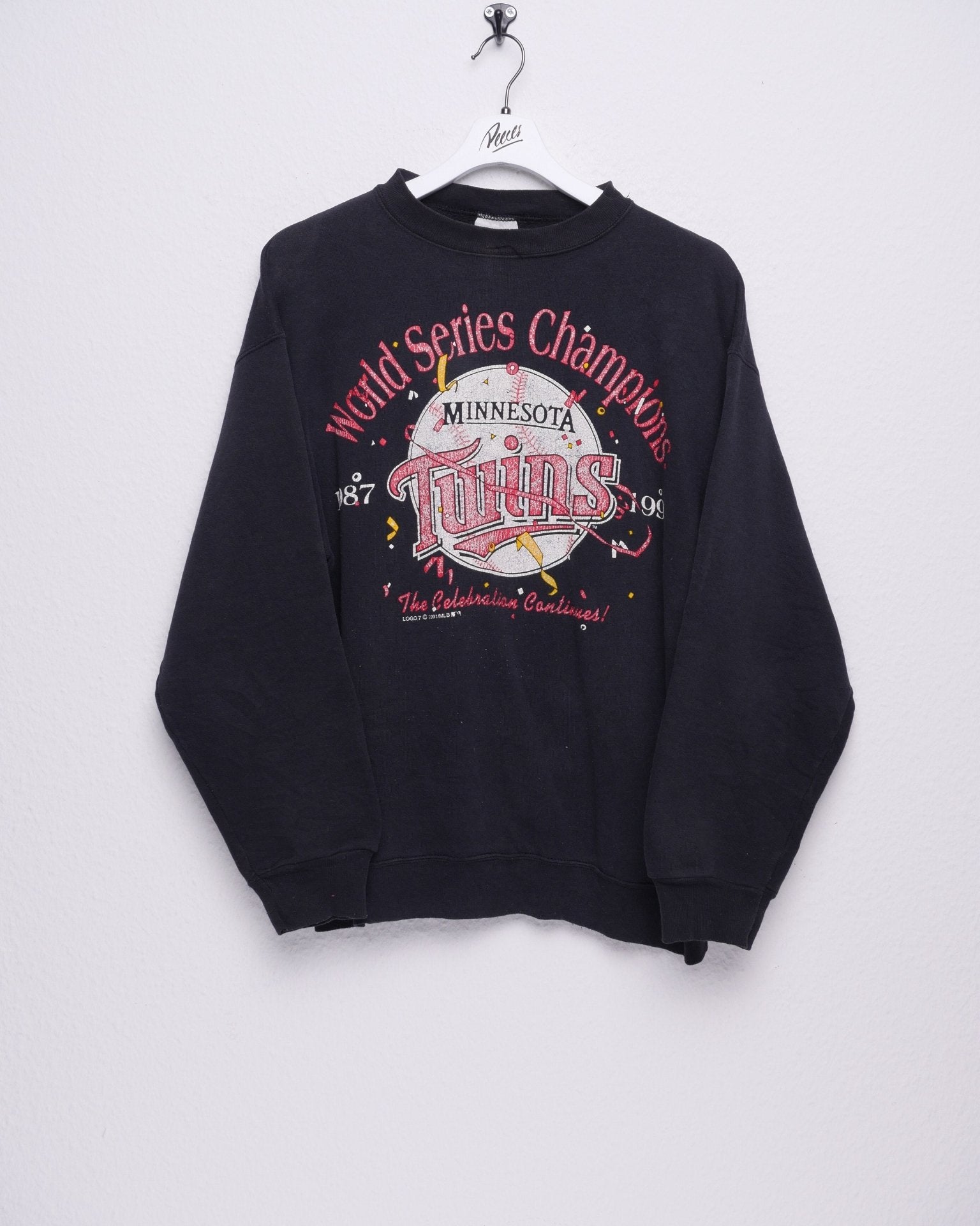 World Series Champions printed Spellout 1991 Vintage Sweater - Peeces